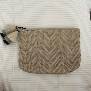 Kempton & Co. Woven Medium pouch